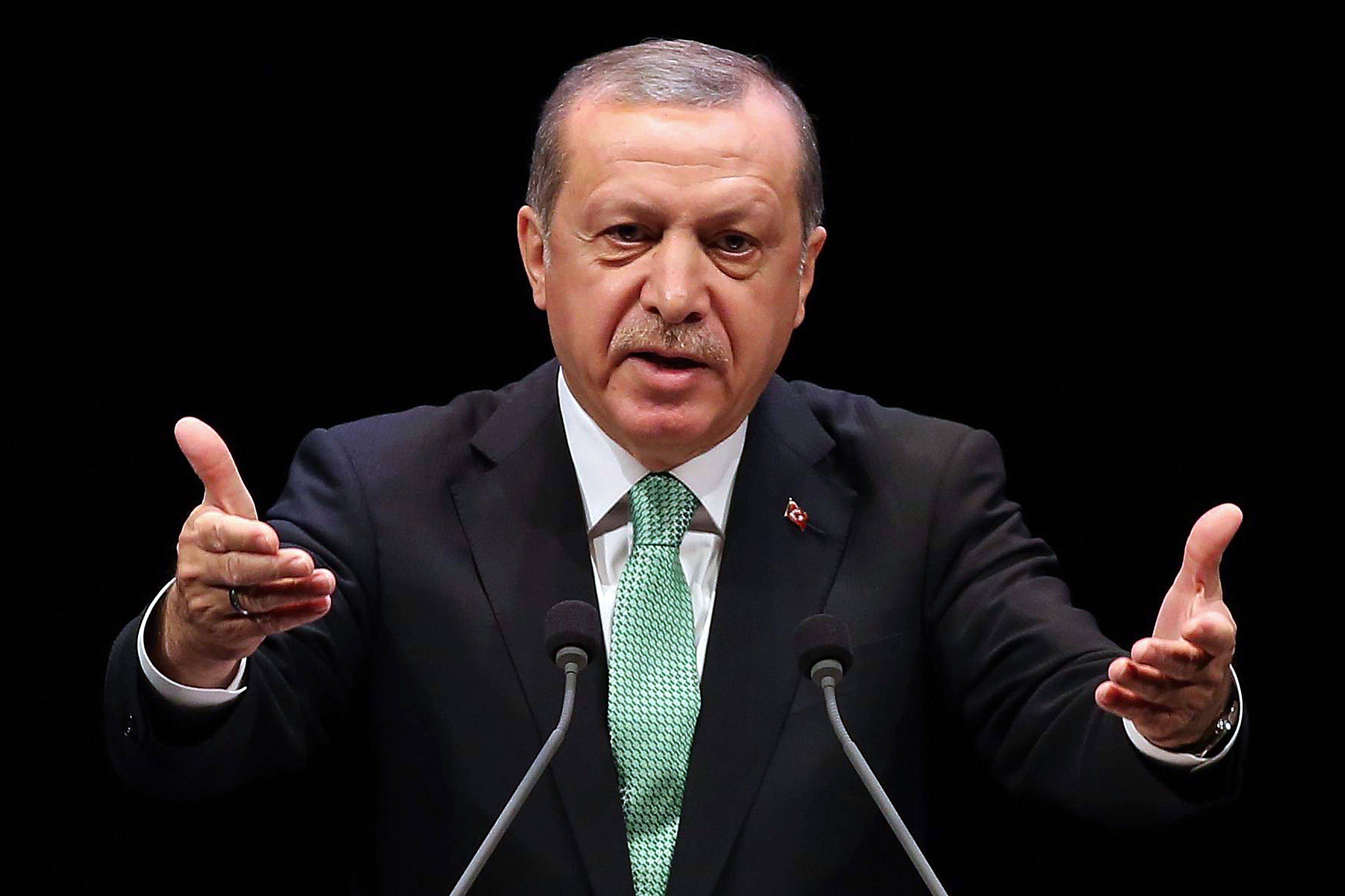 Erdogan acusa a Alemania de proteger a terroristas y golpistas