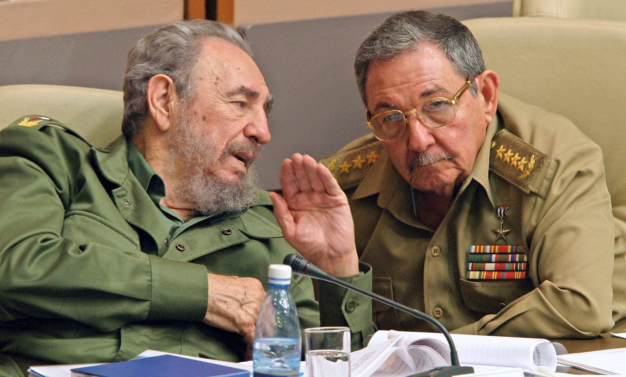 Raúl convierte en ley el último deseo de Fidel