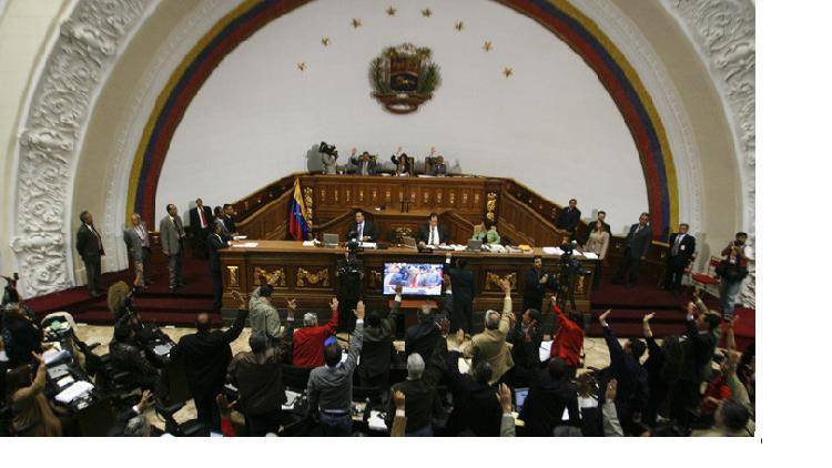 Asamblea posterga debate sobre juicio político a Maduro