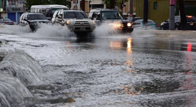 COE emite alerta roja para Santiago, Montecristi y Valverde por lluvias
