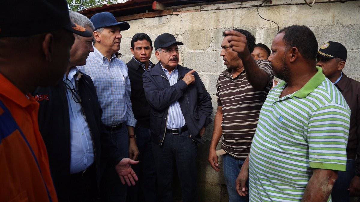 Danilo Medina recorre provincias afectadas por las lluvias en el Norte del país