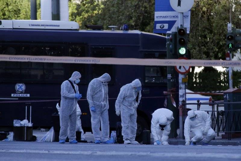 Lanzan una granada a la embajada francesa en Atenas