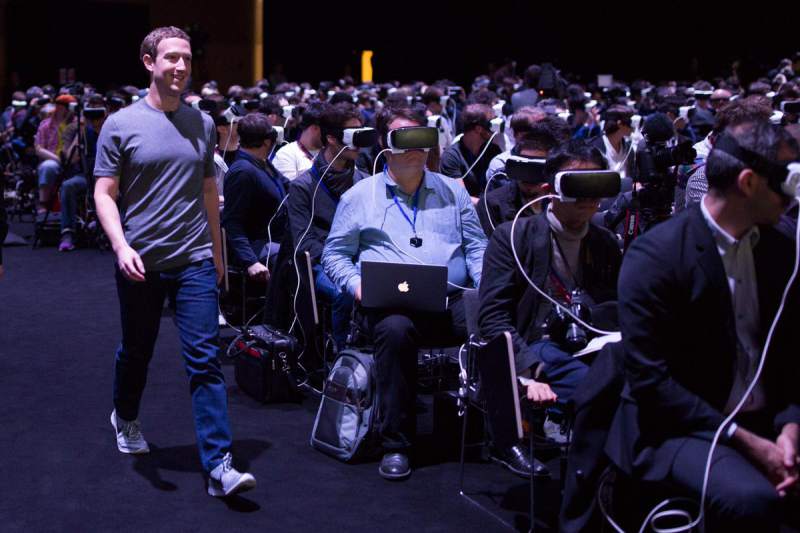 Facebook experimenta con realidad virtual para reinventarse en diez años
