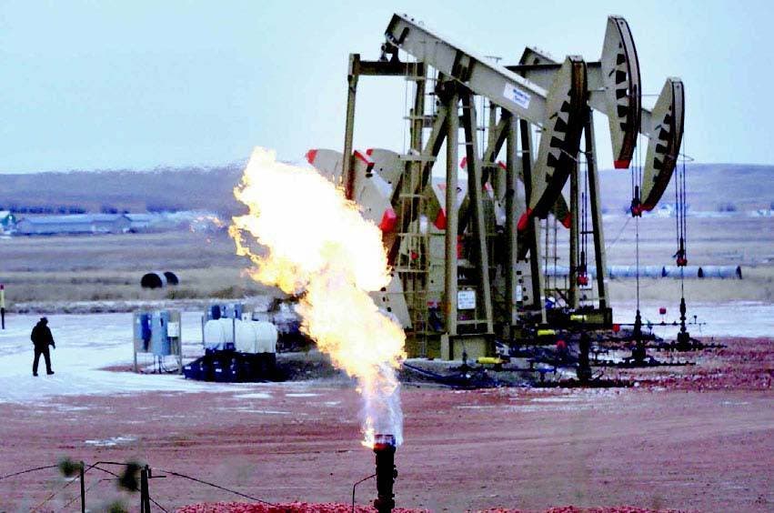 Prevén precio petróleo podría caer a 10 dólares el barril