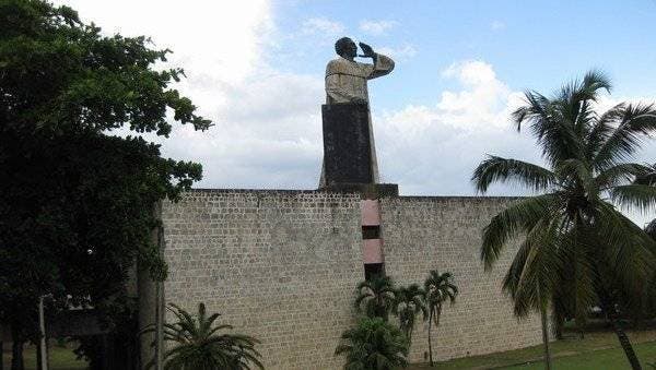 Anuncian remozamiento de Monumento Fray Antón de Montesinos