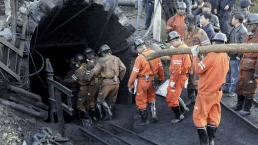 Al menos 17 muertos y docenas de atrapados tras explosión en mina de carbón en China