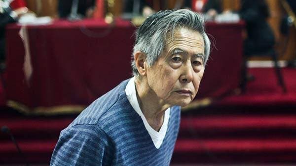 El encarcelado expresidente Fujimori es internado en una clínica de Lima