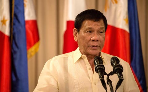 Duterte afirma que a los 16 años mató a puñaladas a una persona «por una simple mirada»