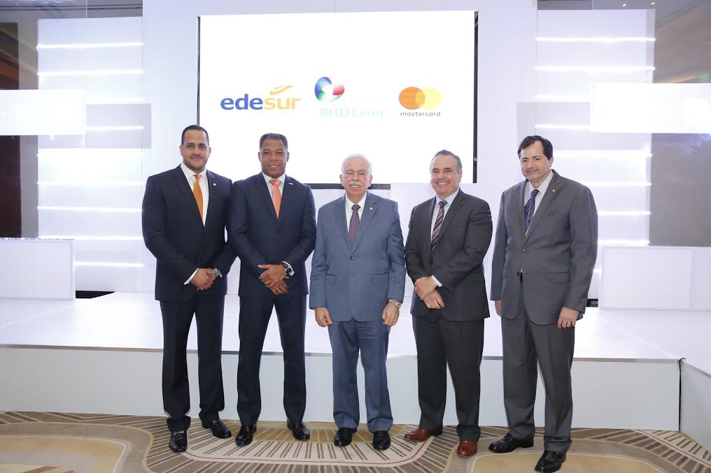 Banco BHD León y Edesur firman alianza