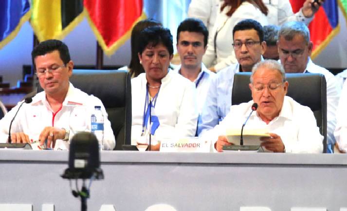 El Salvador promete impulsar “agenda fuerte” para enfrentar medidas de Trump