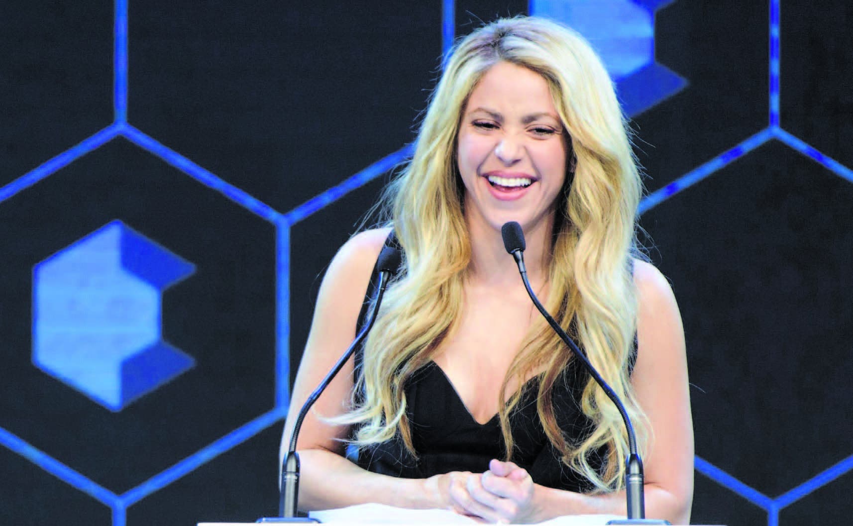 Shakira latina universal