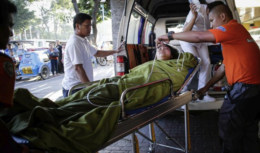 Video: Al menos 14 muertos al colisionar un autobús de estudiantes en Filipinas