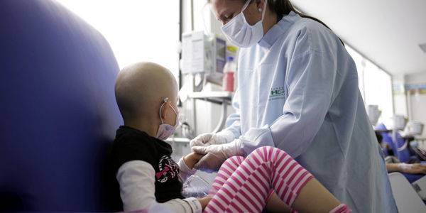 Los niños con cáncer tienen seis veces más riesgo de sufrir un segundo tumor