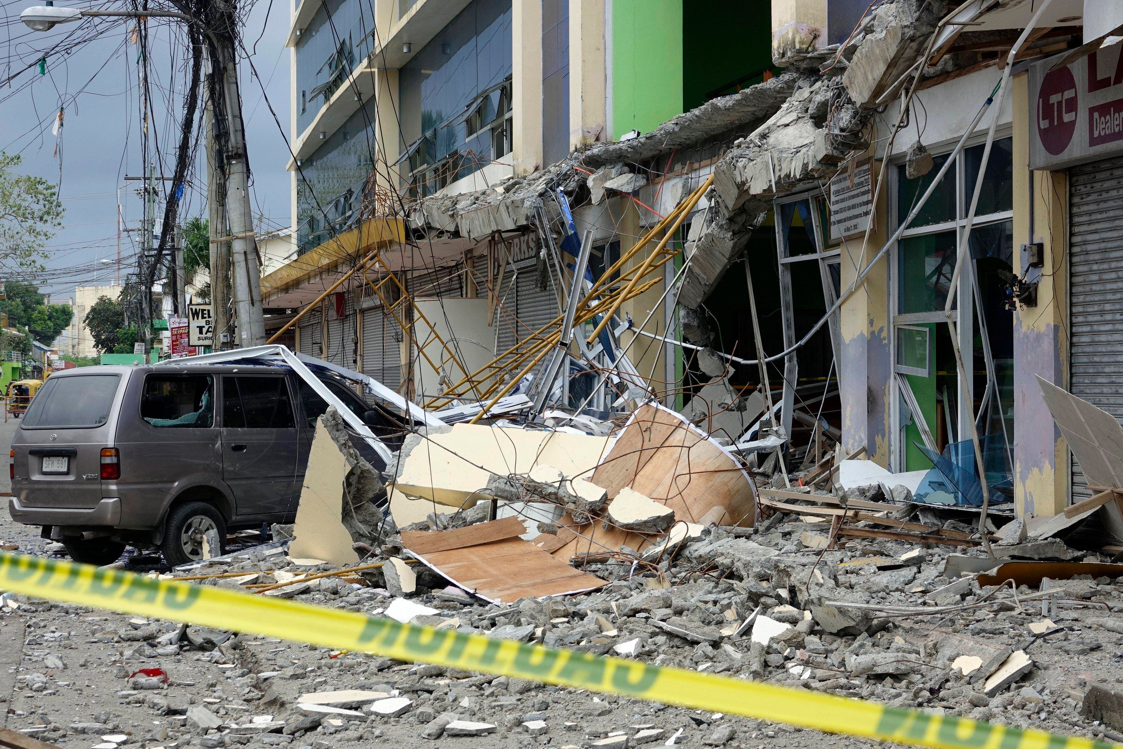 Al menos 6 muertos y más de 100 heridos en un terremoto al sur de Filipinas