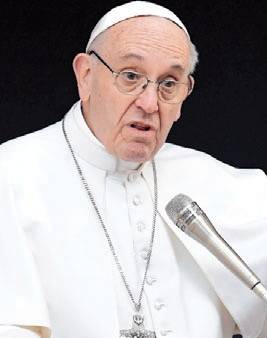 El papa critica el uso de móviles por fieles e incluso obispos durante misas   