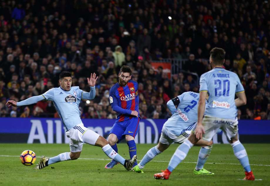 Con Messi iluminado, Barcelona busca un milagro ante PSG