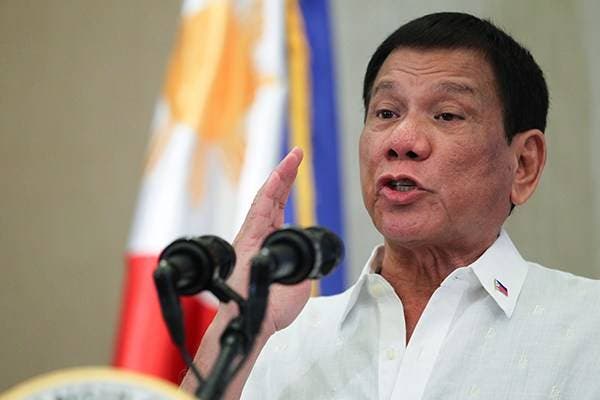 Presidente de Filipinas amenaza con decretar la ley marcial