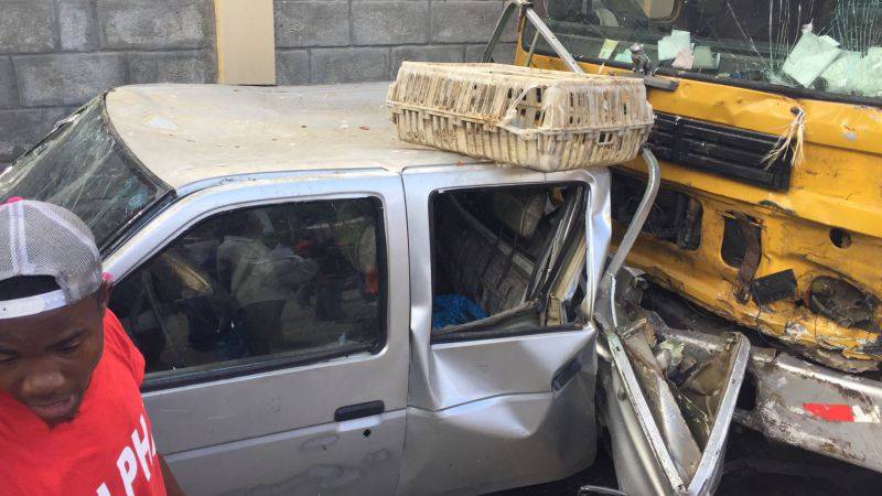 Accidente en carretera Sánchez-Samaná deja un muerto y 16 heridos