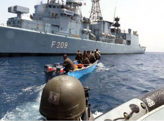 La Armada colombiana rescata a dos pescadores dominicanos en el de Mar Caribe
