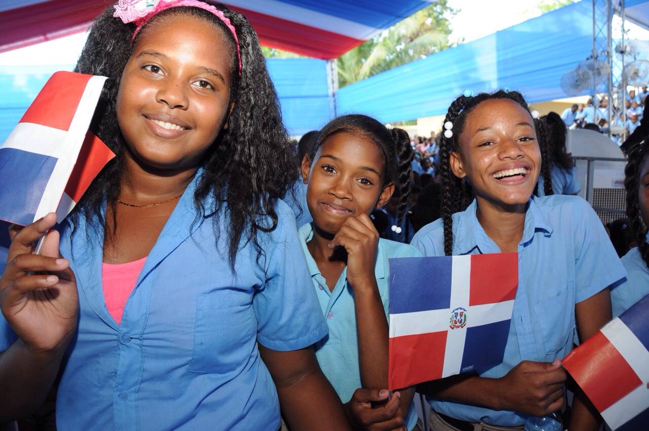 Estudiantes dominicanos entre los más felices  de 72 países, según informe PISA