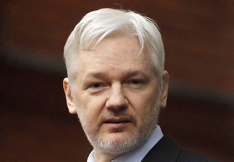 Assange dice que hizo broma a candidato opositor de Ecuador