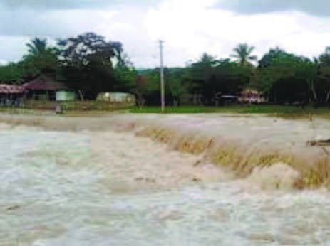 Desplazados por lluvias suben a 9,045; COE mantiene 25 provincias en alerta