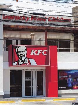 Dos hombres asaltan KFC; se llevan 190 mil pesos