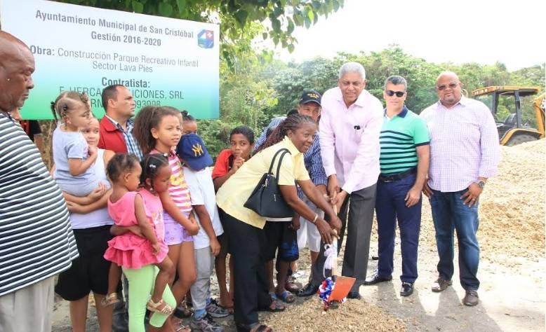Guillén deja iniciado trabajos construcción parque infantil en Lavapiés