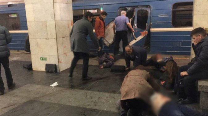 Al menos 10 muertos y 50 heridos en explosión en el metro de San Petersburgo