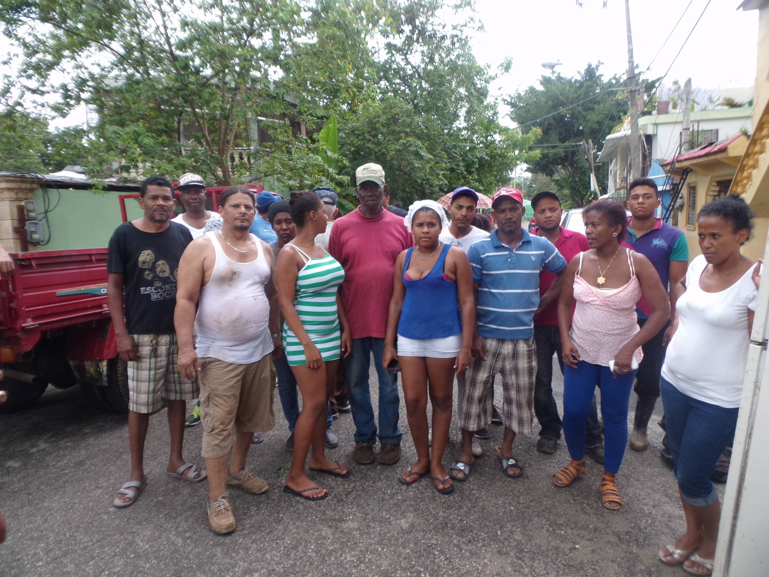 Familias afectadas por lluvias en San Cristóbal piden viviendas al Gobierno