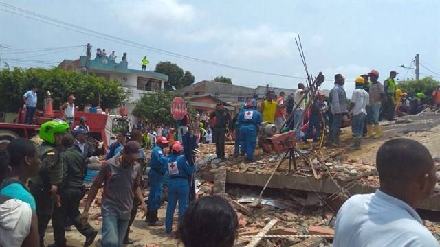 Se eleva a 18 número de muertos en el derrumbe de un edificio en Cartagena