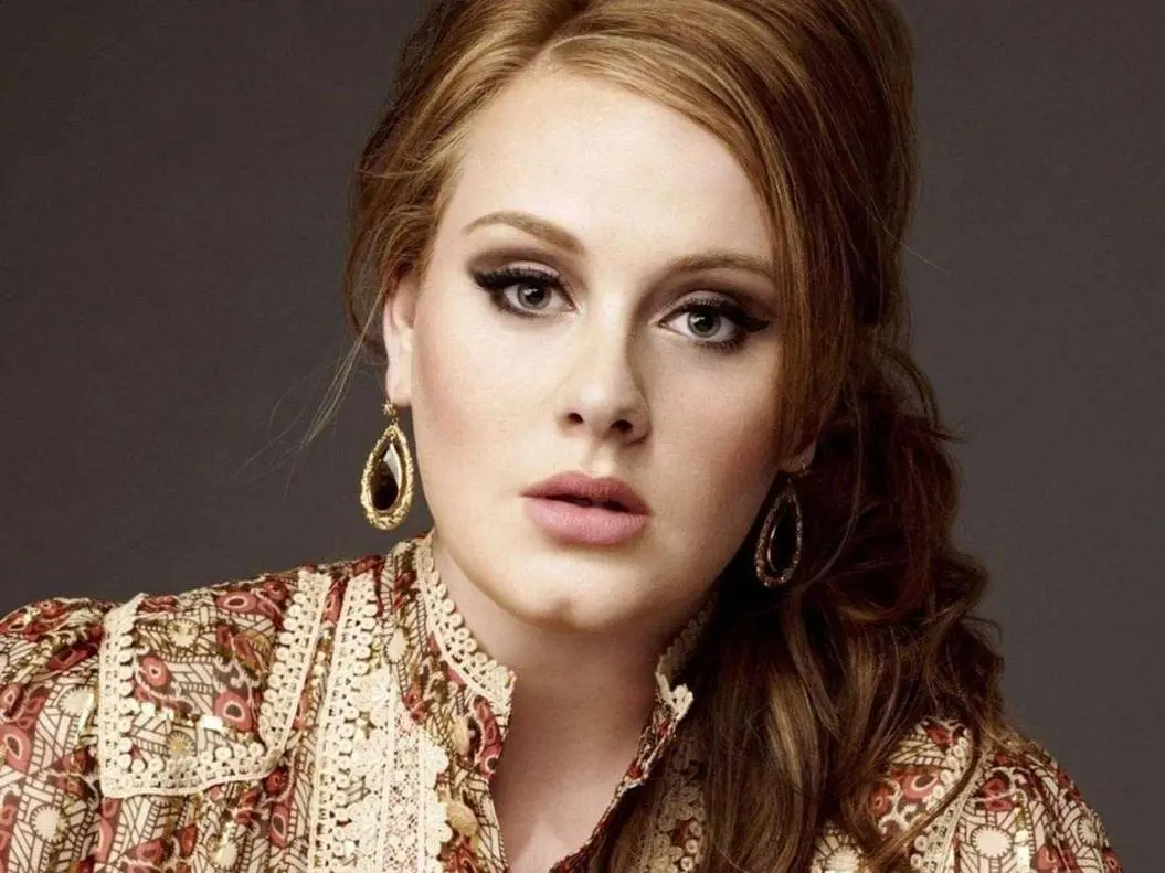 Adele cancela últimos conciertos de gira mundial por problemas con su voz