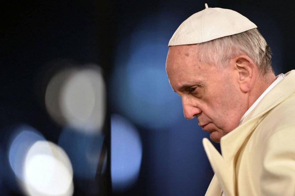 Papa «profundamente triste» por «bárbaro» atentado en Mánchester
