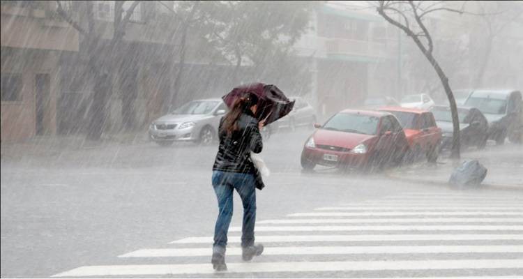 COE aumenta a 16 el número de provincias en alerta por lluvias