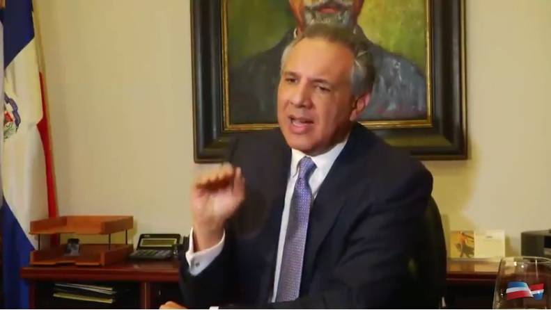 Peralta dice Gobierno cerró cuatrimestre con superávit de RD$1,022 millones