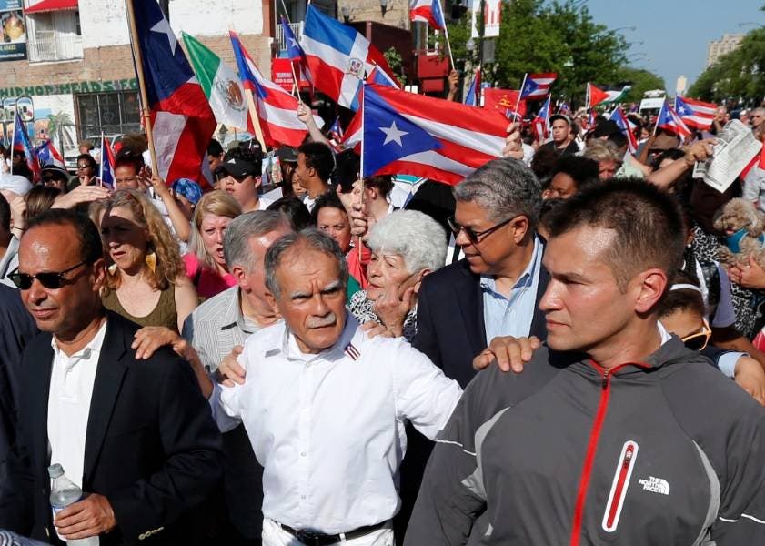 Reciben a Óscar López Rivera como héroe en barrio puertorriqueño de Chicago