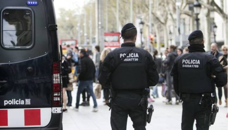 Siete dominicanos detenidos por agresión a un francés en el Metro de Barcelona