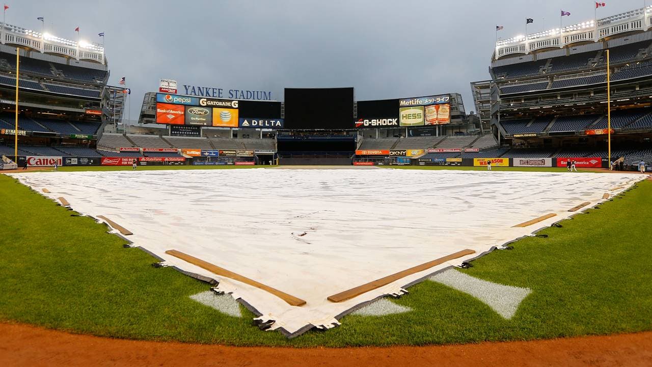 El partido entre Reales y Yankees es pospuesto por lluvia