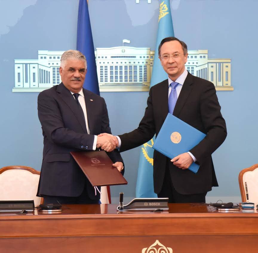 Canciller de Kazajistán pondera desarrollo de la República Dominicana