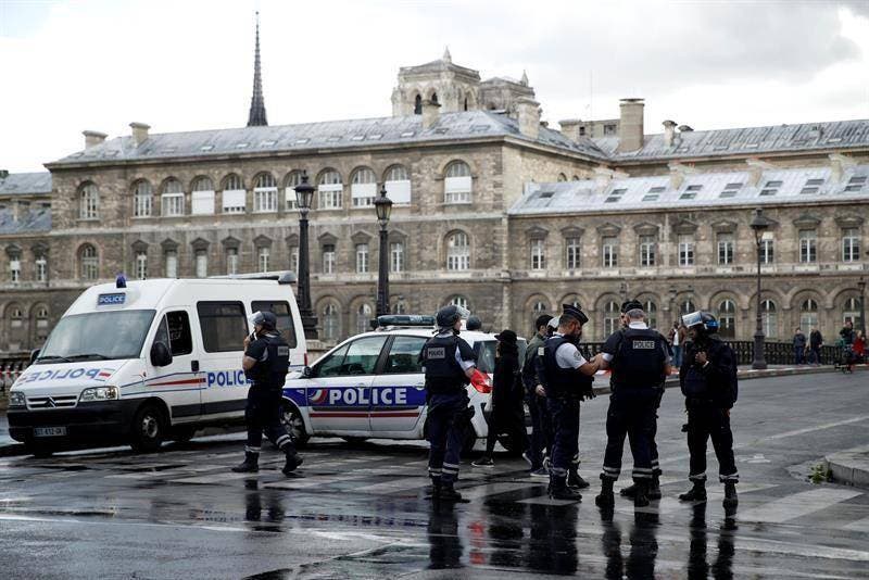 El agresor de Notre Dame gritó “esto es por Siria” antes de atacar a policía