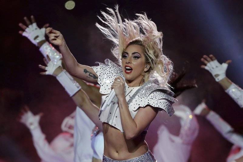 Starbucks hace equipo con Lady Gaga para campaña benéfica