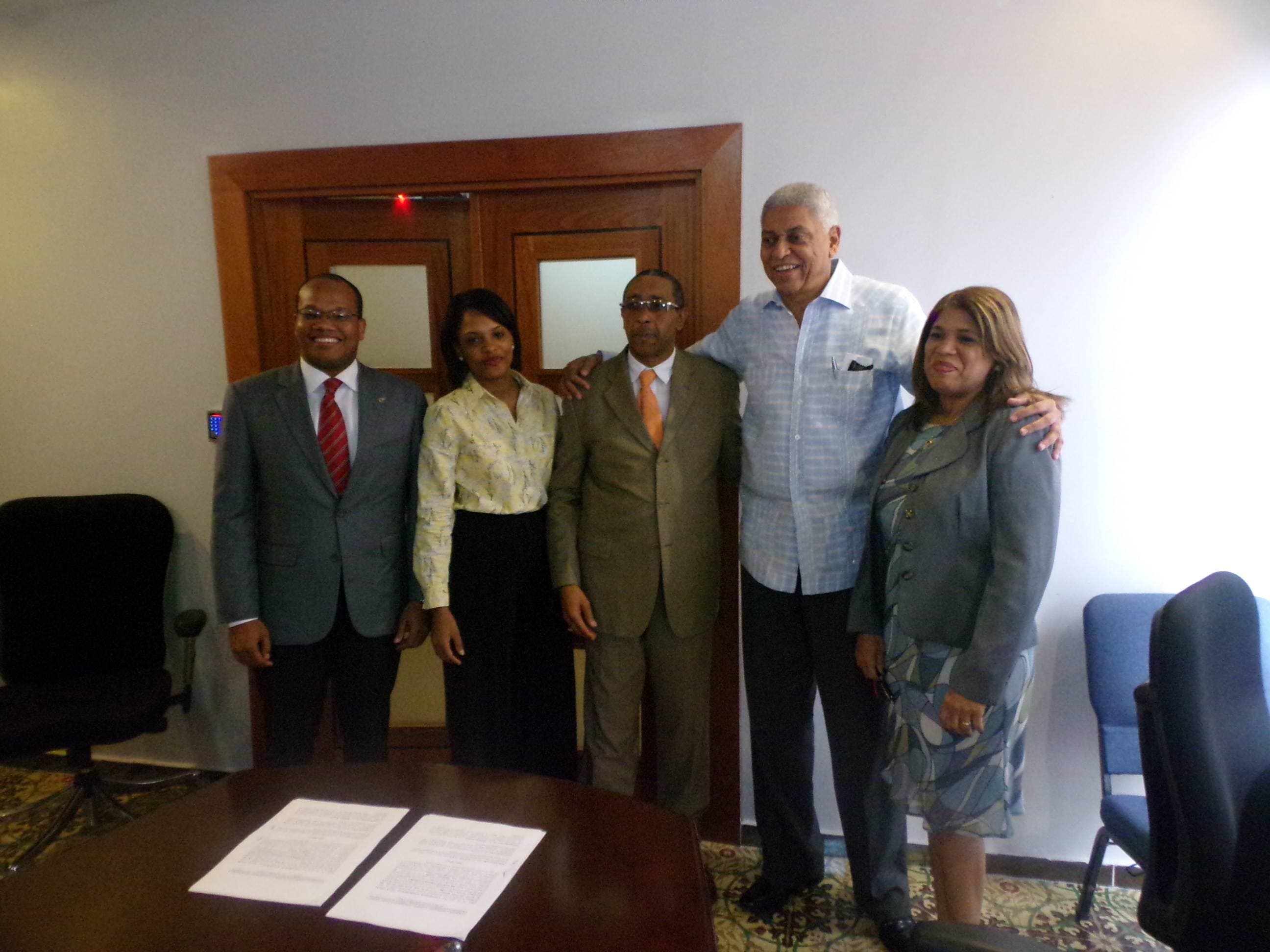Alcaldía de San Cristóbal firma acuerdo con Unefa para facilitar carreras a estudiantes de escasos recursos