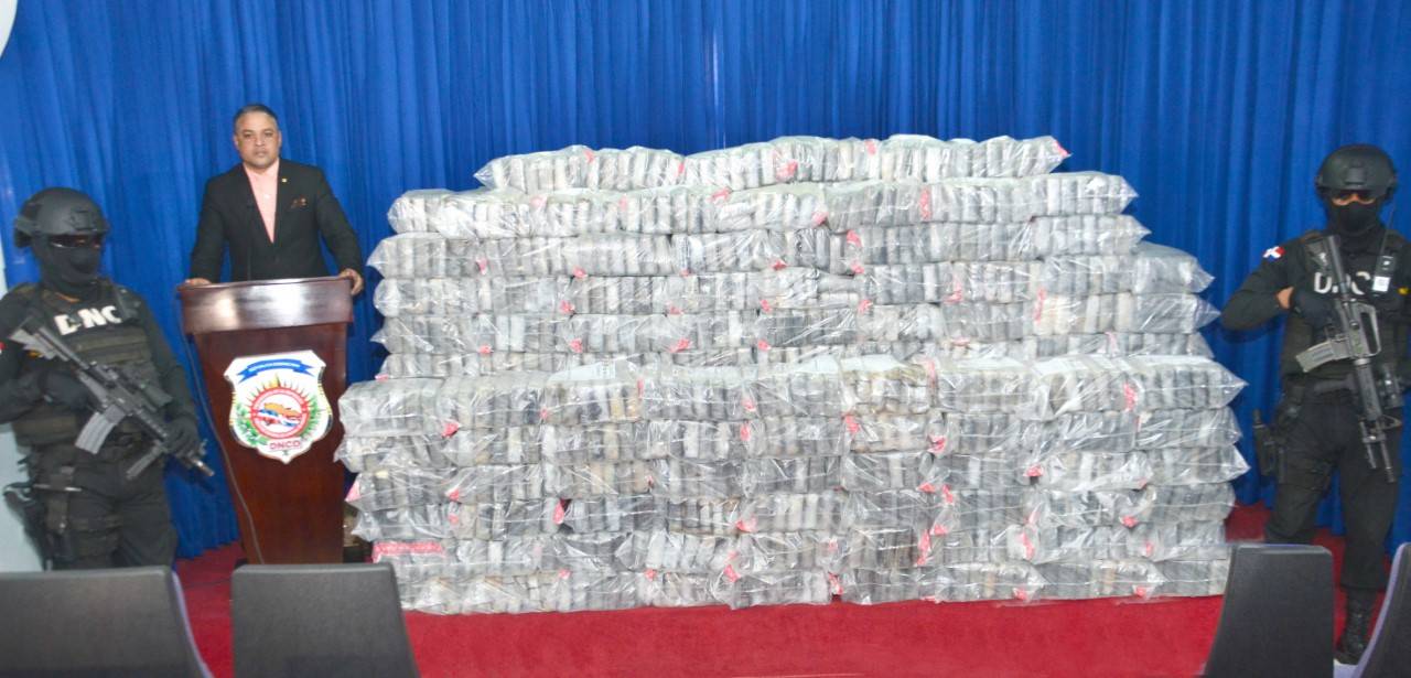 DNCD decomisa 860 paquetes de cocaína en San Pedro de Macorís