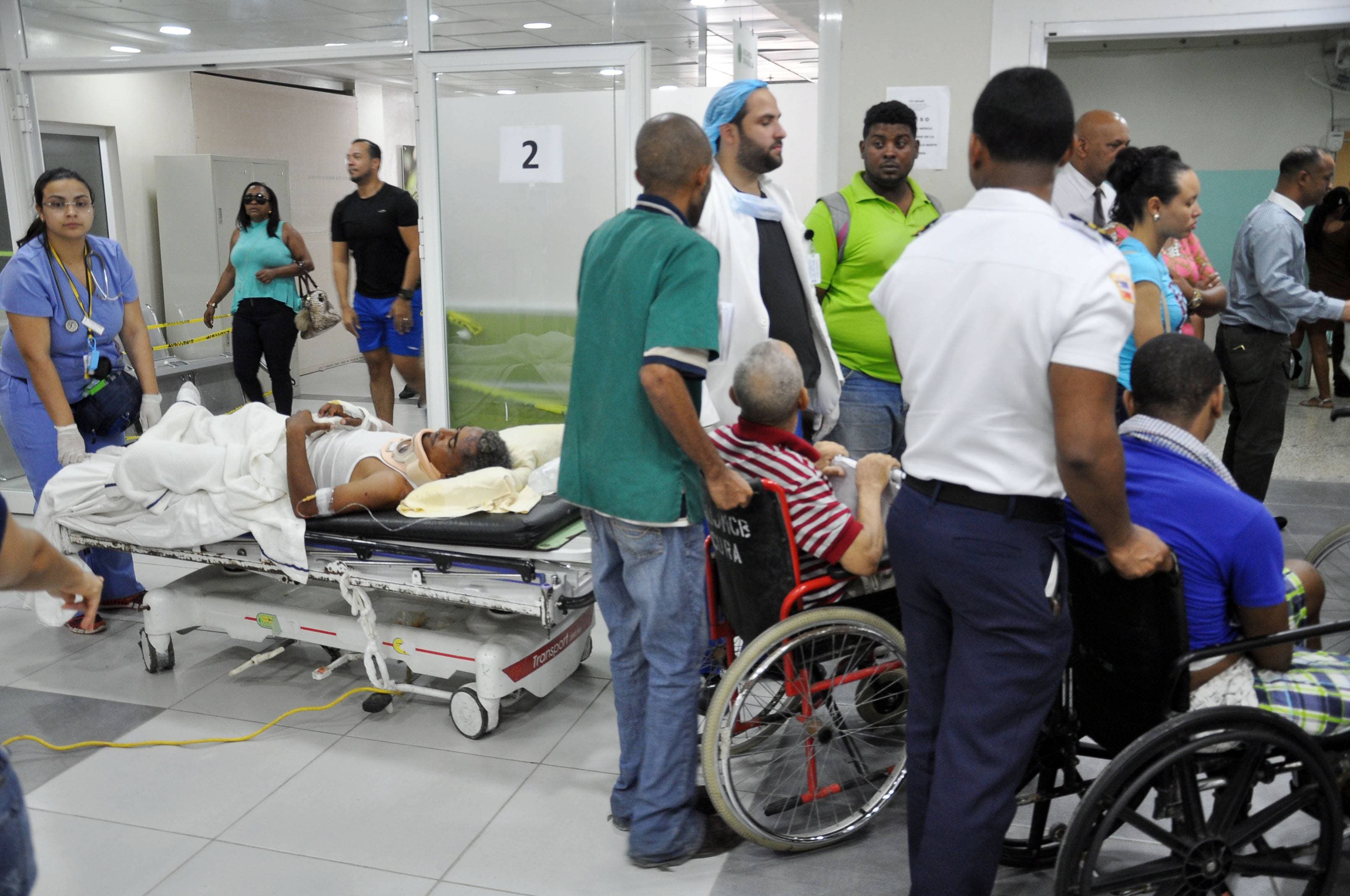 Hospitales de Santiago siguen esperando soluciones