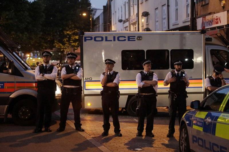 Londres: Un muerto y varios heridos en un atropello masivo