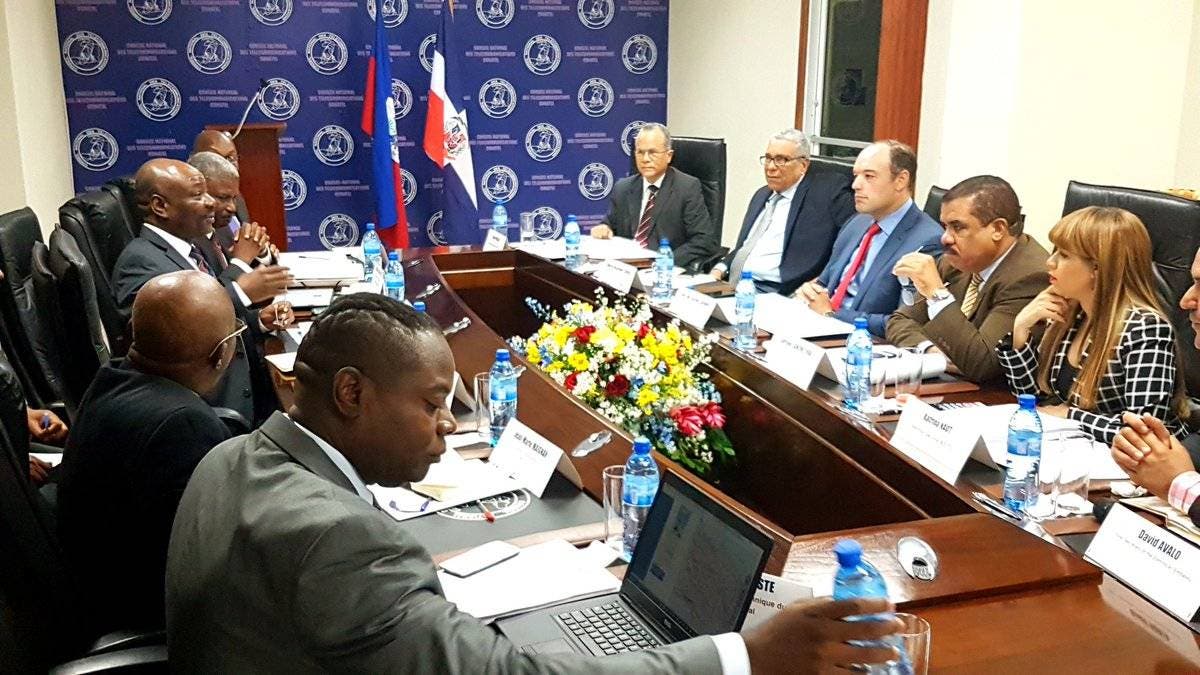 Comisión Indotel se reúne con autoridades de Conatel en Haití