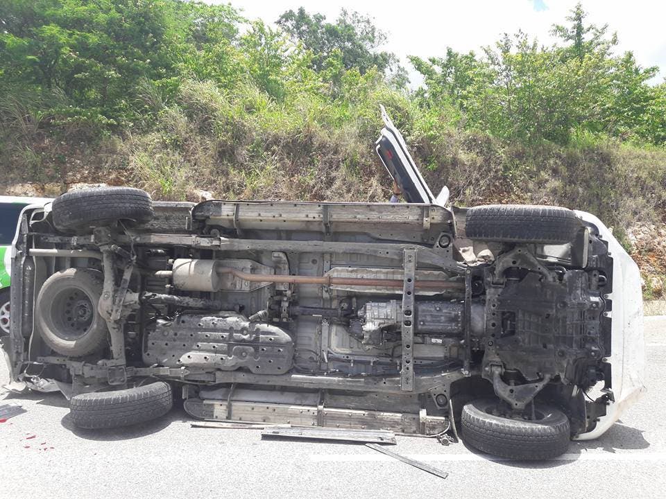 Hijos del pastor Ezequiel Molina se salvan de milagro al sufrir accidente en Autovía del Coral