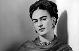Frida Kahlo, 110 años de una artista marcada por el dolor y su propio mito