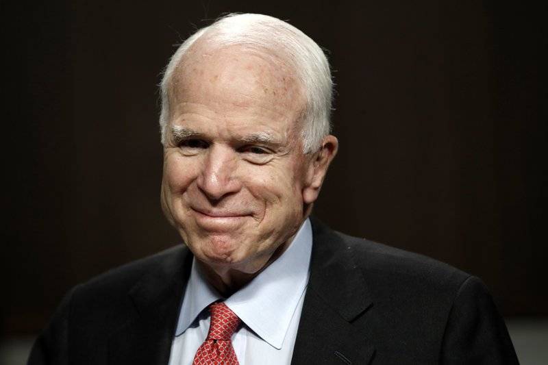 El mundo político de EEUU expresa su solidaridad con McCain por tumor diagnosticado