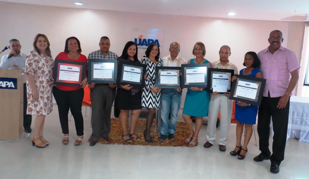 UAPA premia 68 maestros destacados en el año